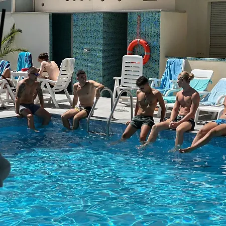 Ardea アパートホテル