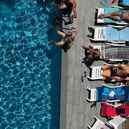 Ardea アパートホテル リッチョーネ